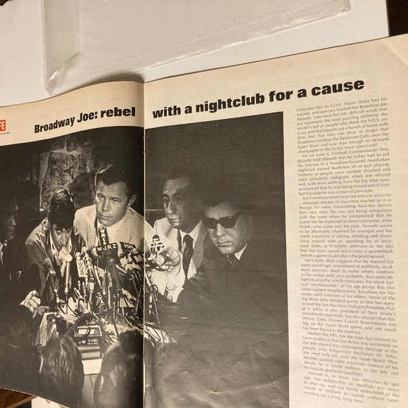 Vintage Life Magazine 6/20/69 Joe Namath, Apollo 10, Hillary Rodham Clinton - Picture 8 of 16